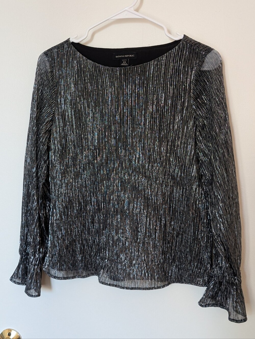 Banana Republic black & silver metallic pleated blouse with ruffle sleeves